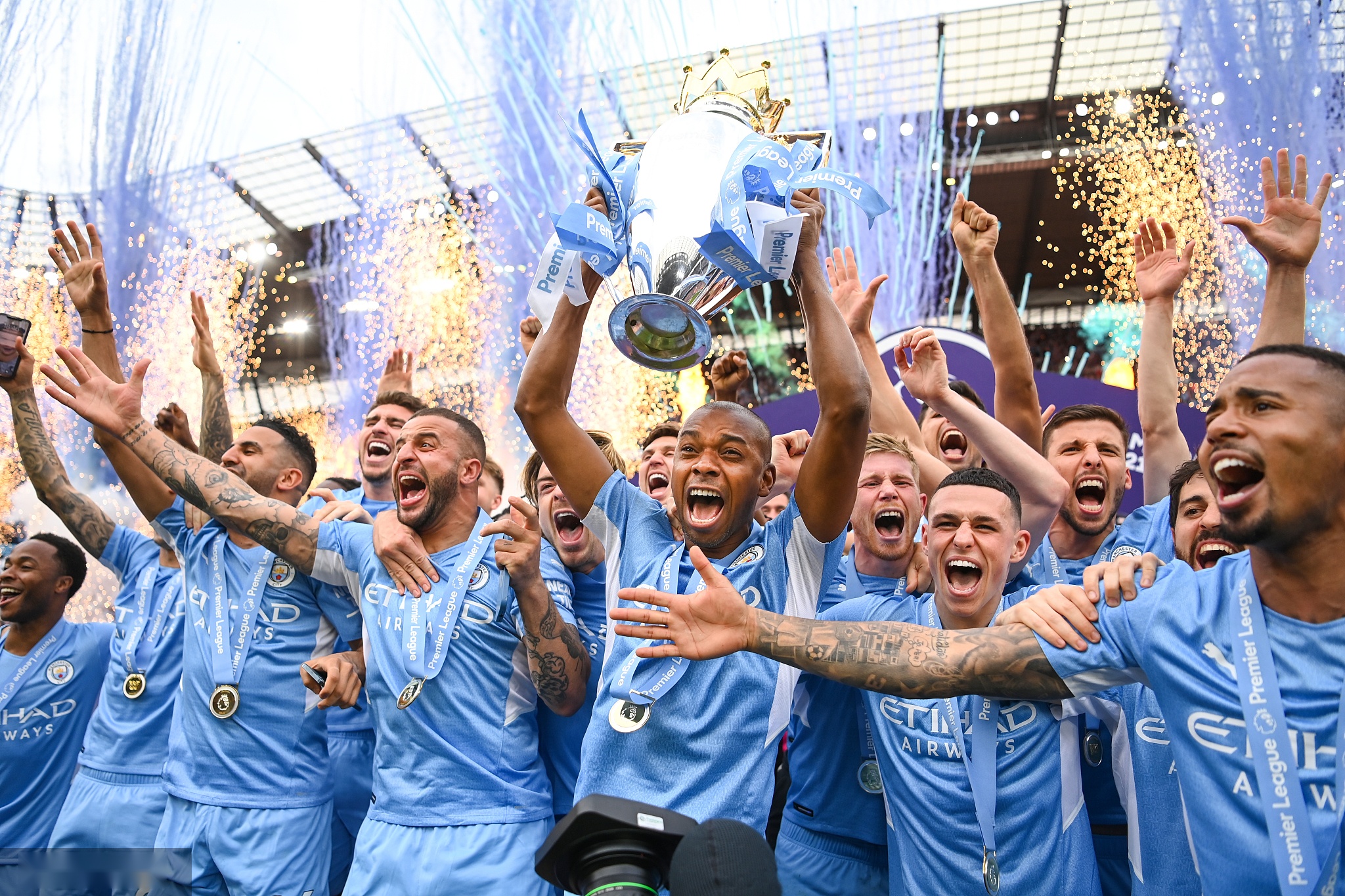 他能识别并 他能识别并